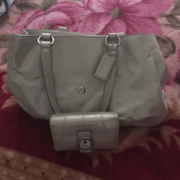 Coach purse - Picture 3 of 9